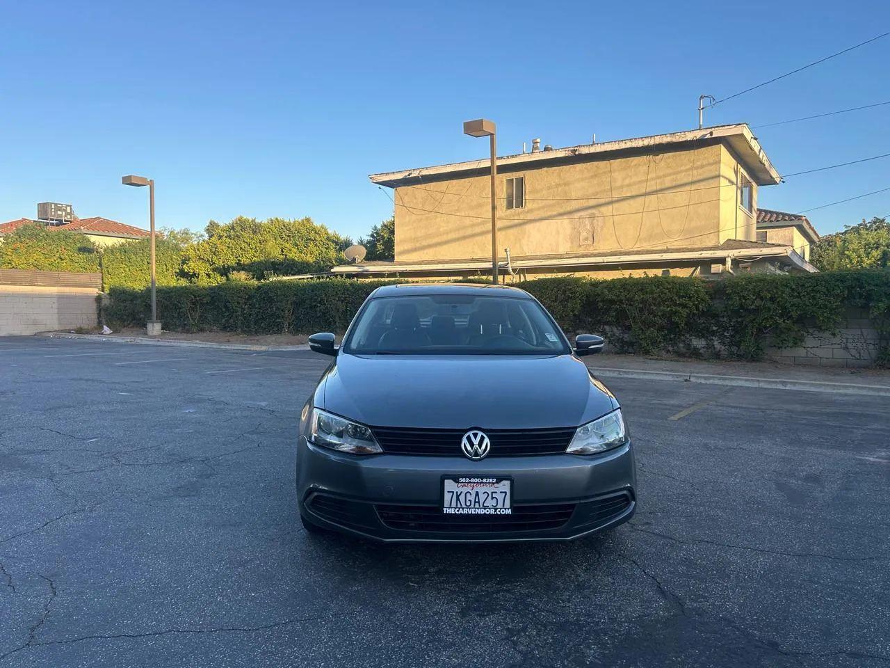 Volkswagen Jetta SE 2012