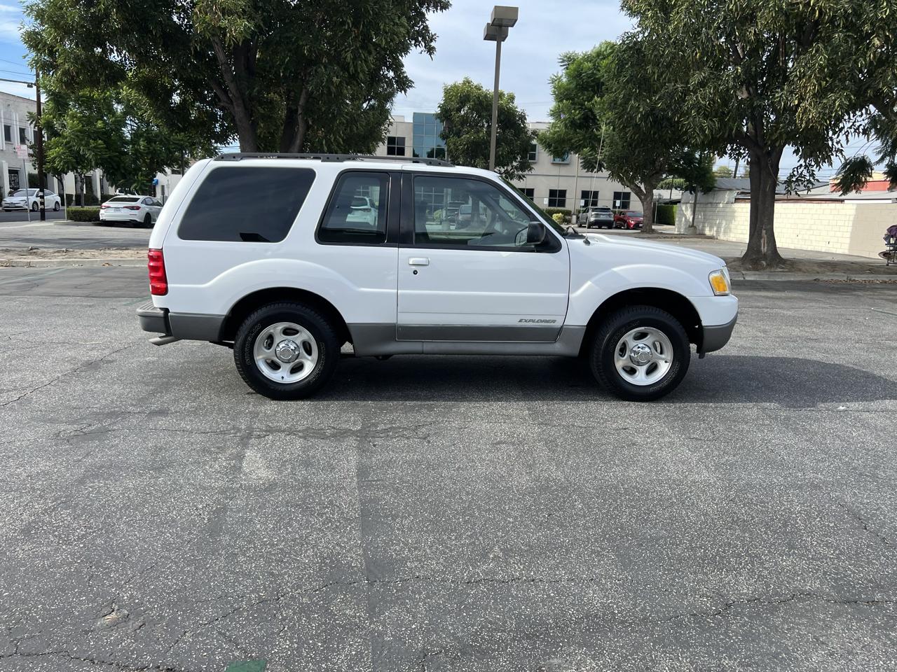 Ford Explorer Sport 2WD Value 2002