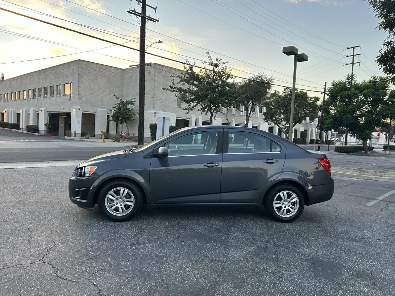 Chevrolet Sonic 2LT Sedan 2012