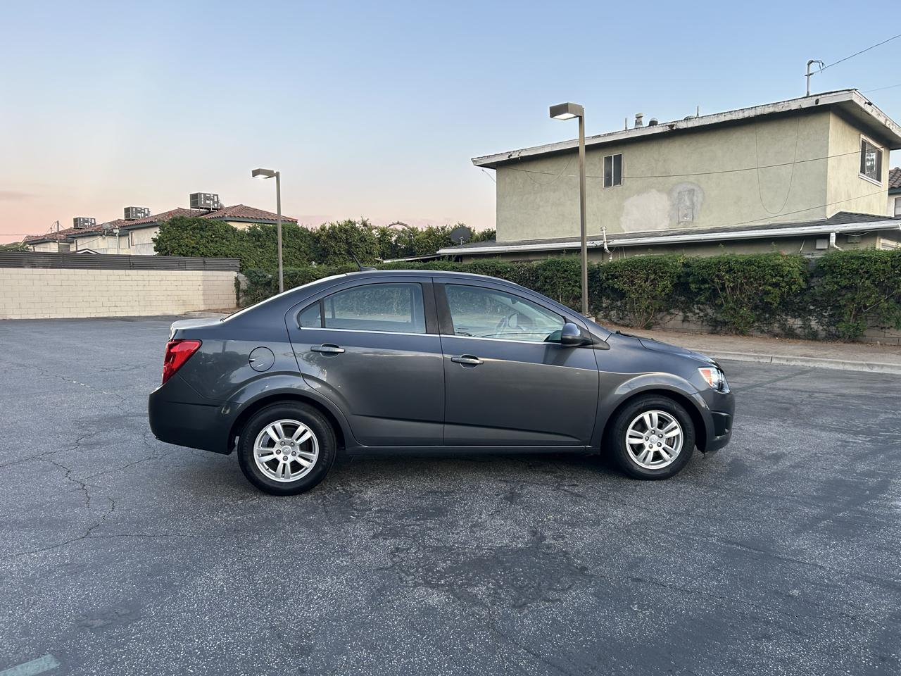 Chevrolet Sonic 2LT Sedan 2012