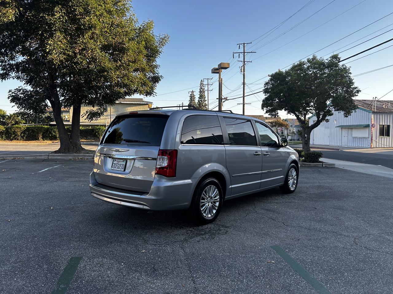 Chrysler Town & Country Touring-L 2015