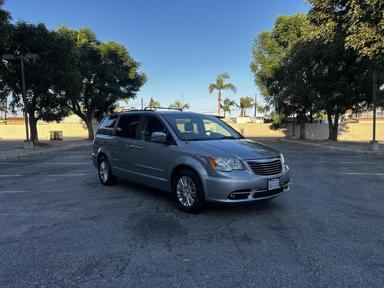 Chrysler Town & Country Touring-L 2015