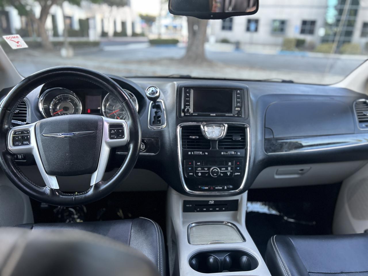 Chrysler Town & Country Touring-L 2015