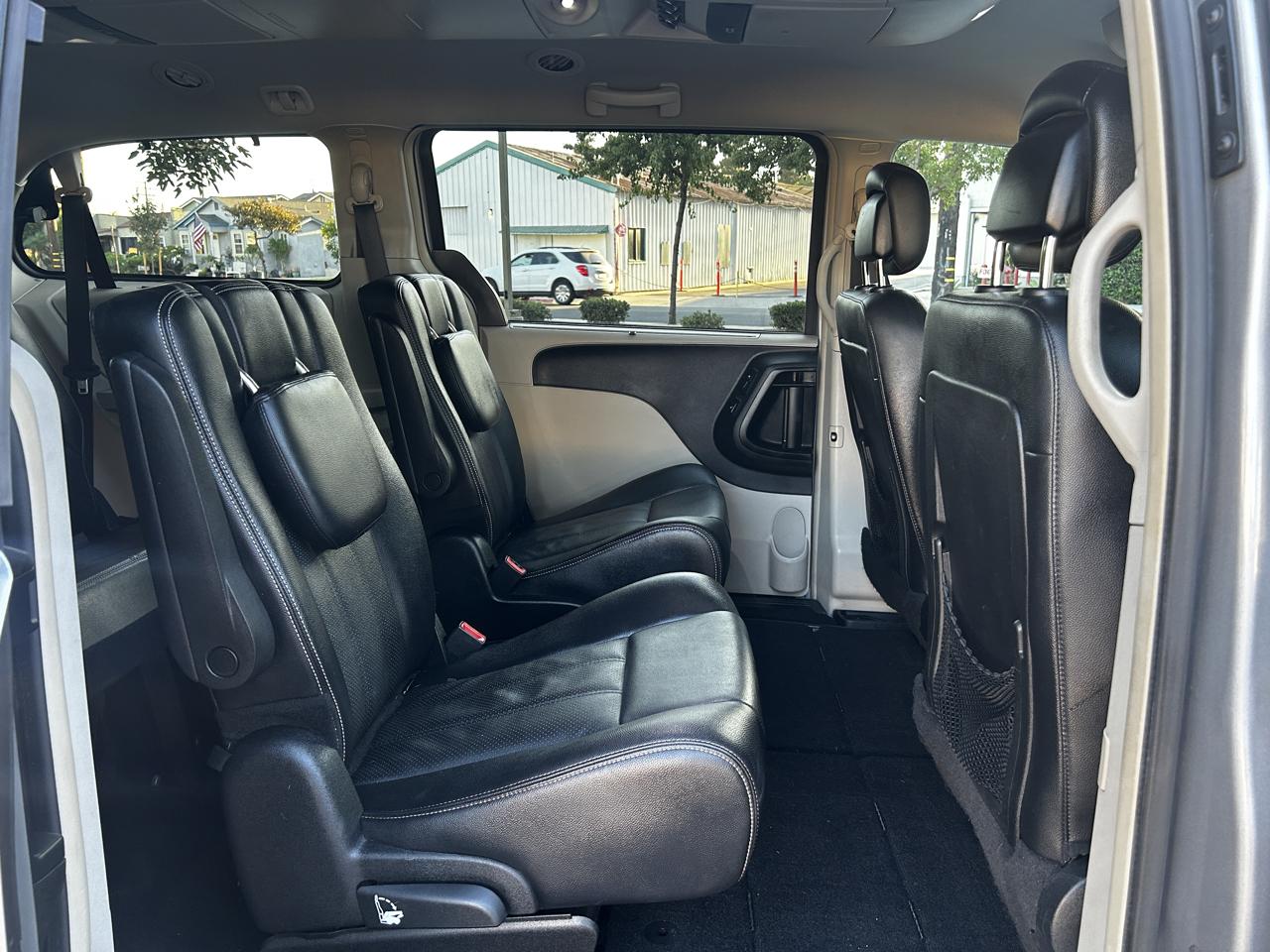 Chrysler Town & Country Touring-L 2015