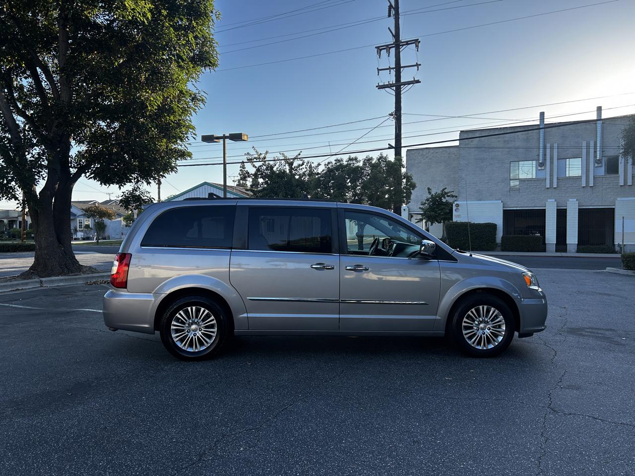 Chrysler Town & Country Touring-L 2015