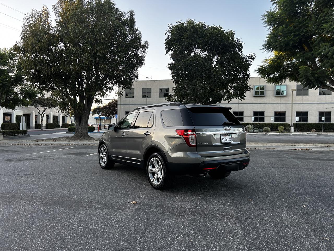 Ford Explorer Limited FWD 2013