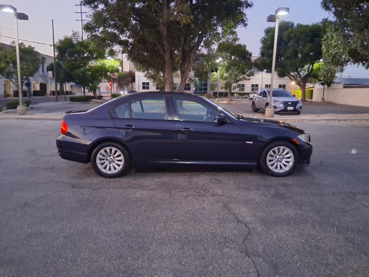 BMW 3-Series 328i 2009