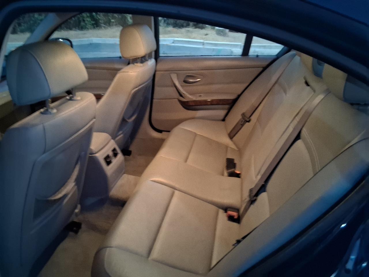 BMW 3-Series 328i 2009
