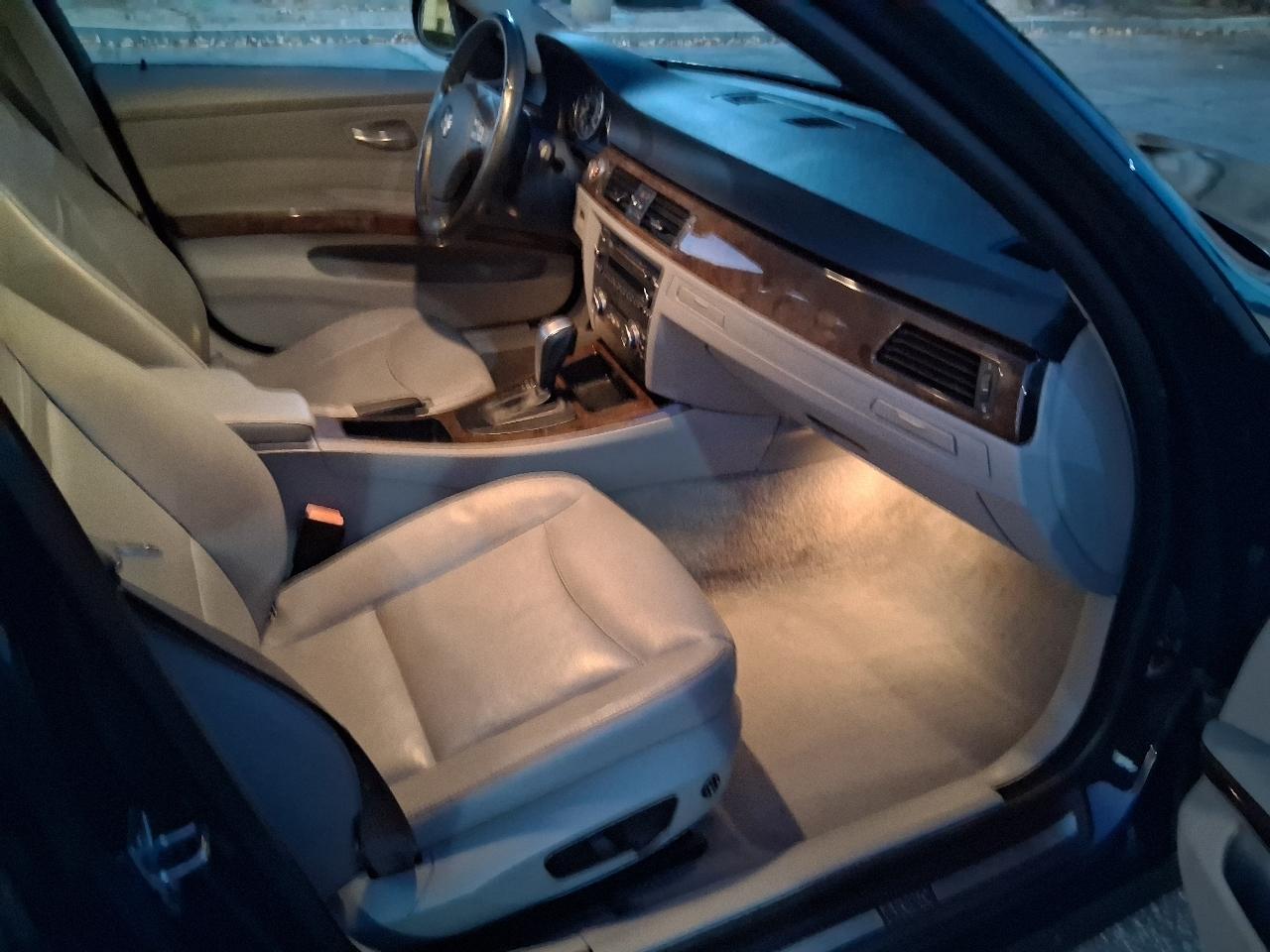 BMW 3-Series 328i 2009