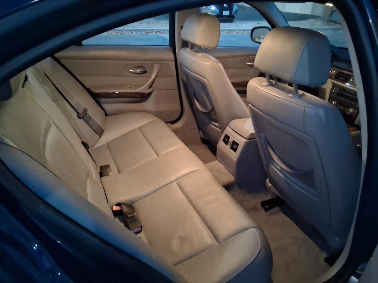 BMW 3-Series 328i 2009