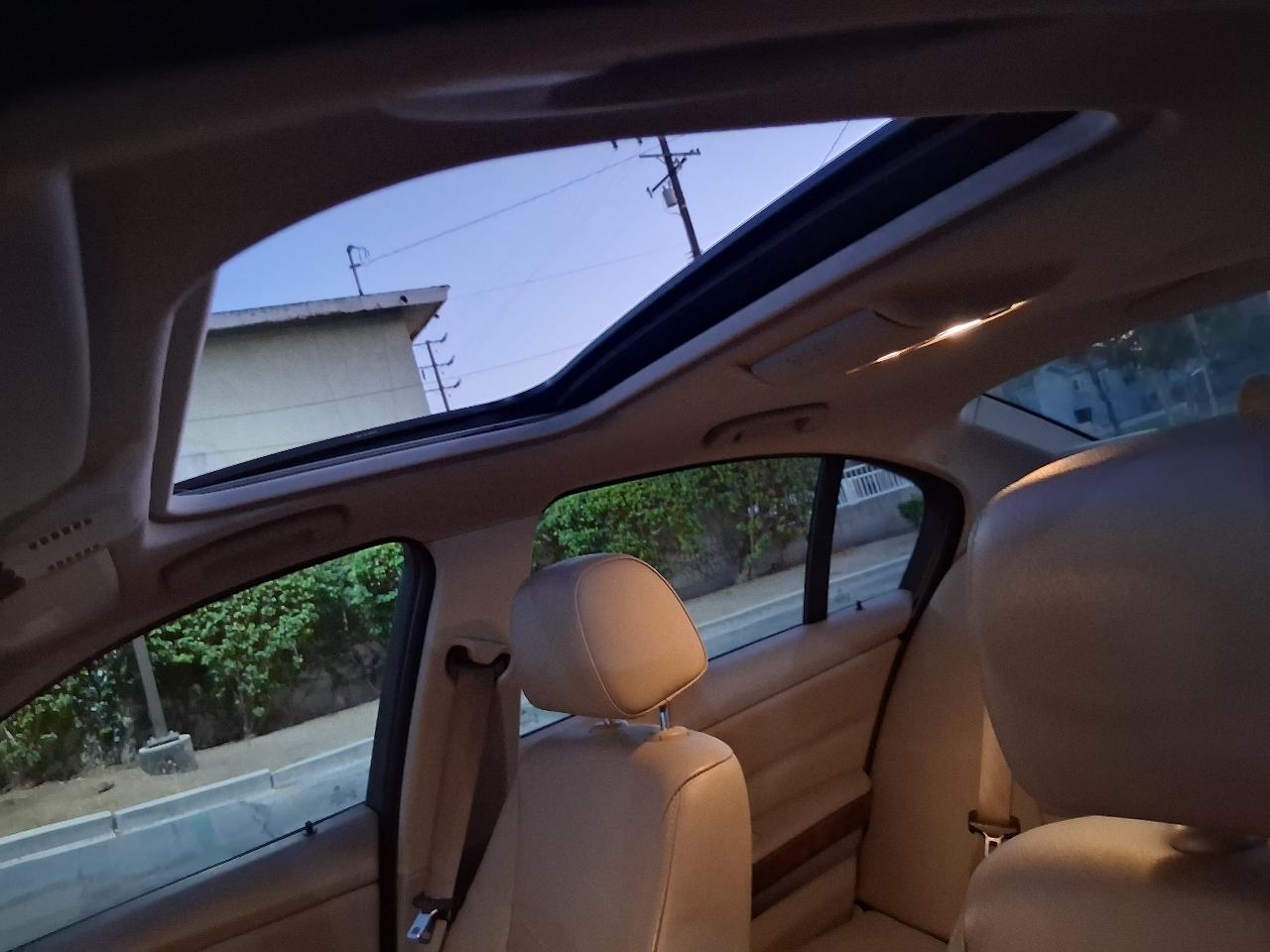 BMW 3-Series 328i 2009