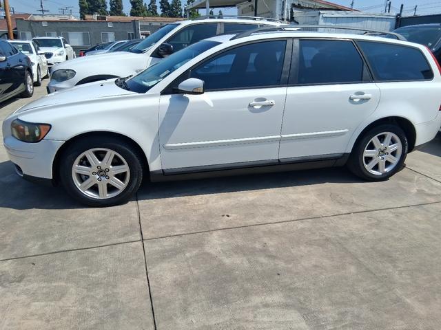 White 2006 Volvo V50 Wagon Front-Wheel Drive Automatic