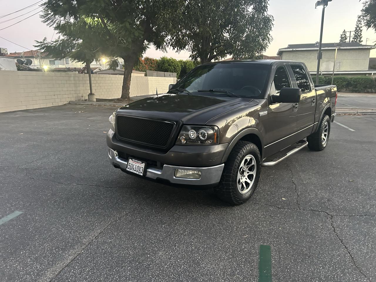 Ford F-150 Lariat SuperCrew 2WD 2005