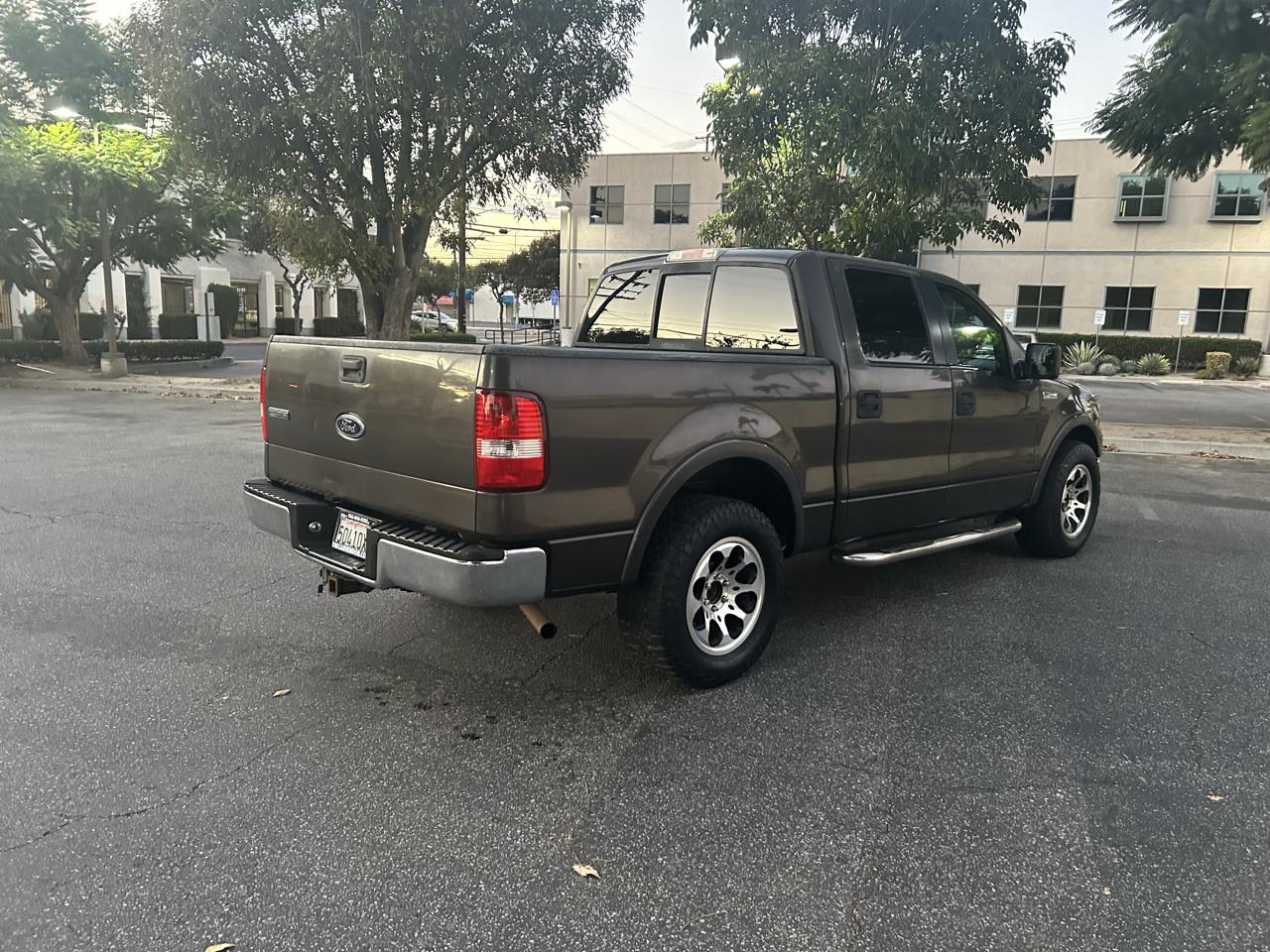 Ford F-150 Lariat SuperCrew 2WD 2005