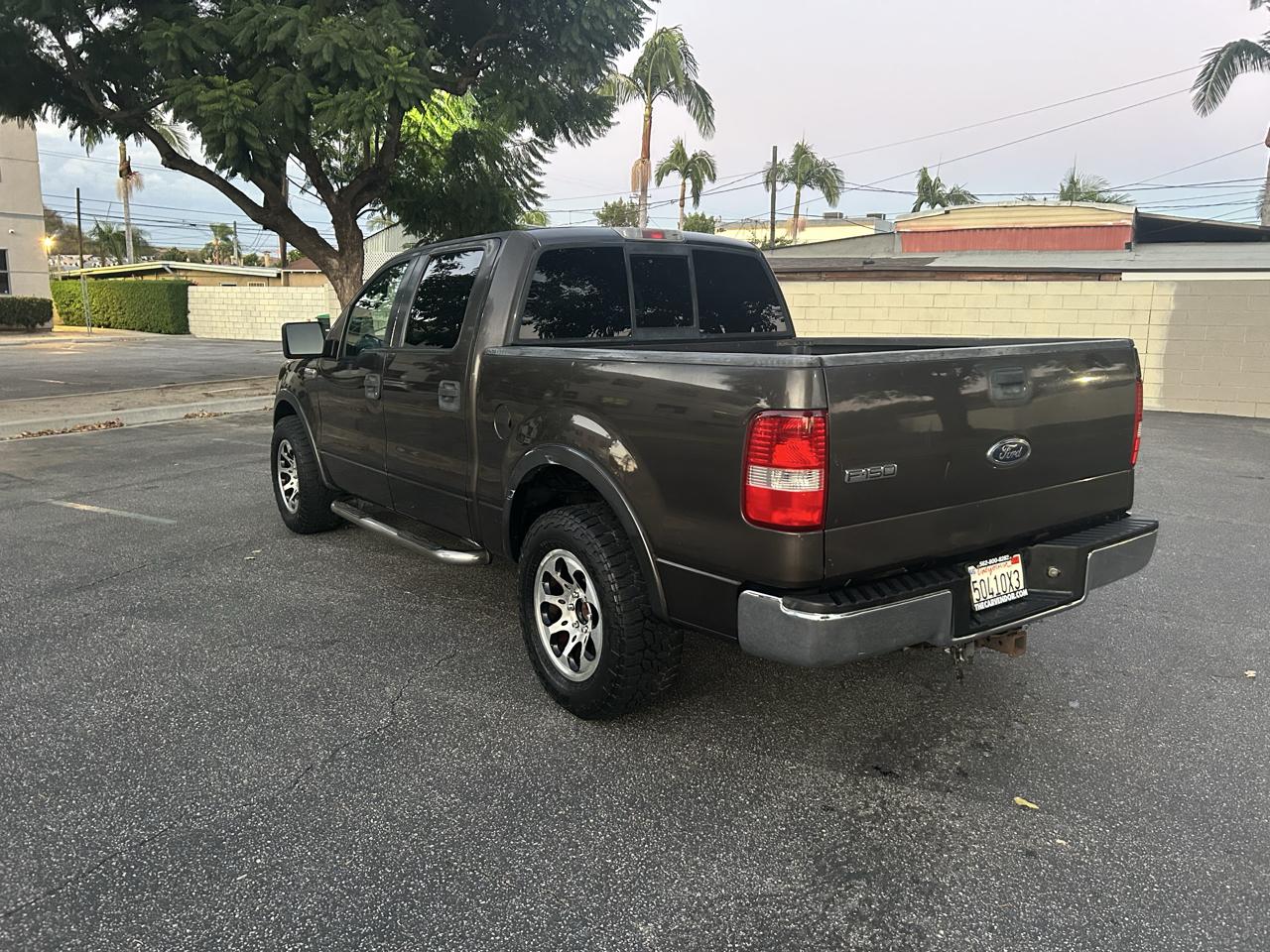 Ford F-150 Lariat SuperCrew 2WD 2005