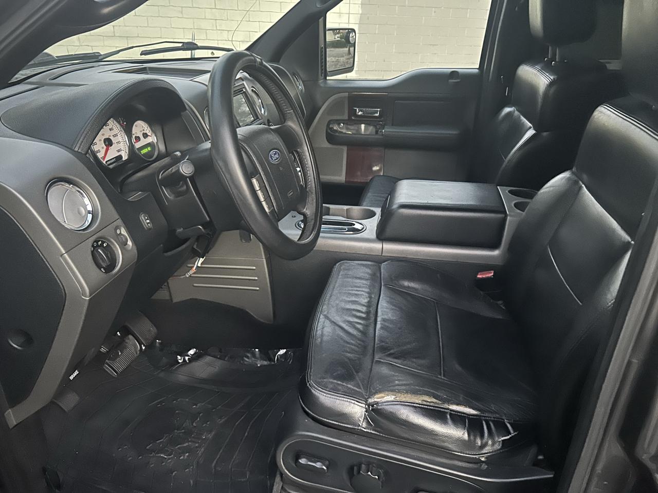Ford F-150 Lariat SuperCrew 2WD 2005