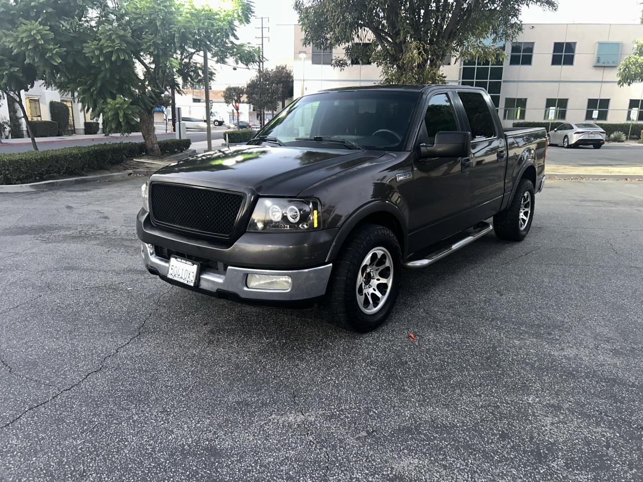Ford F-150 Lariat SuperCrew 2WD 2005