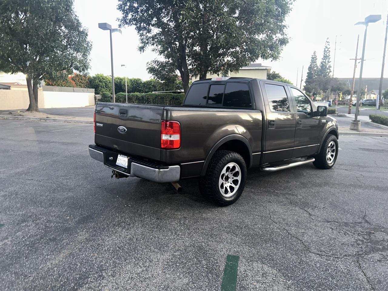 Ford F-150 Lariat SuperCrew 2WD 2005