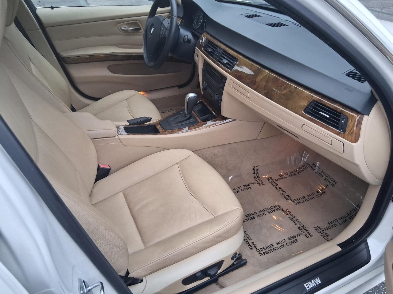 BMW 3-Series 330i Sedan 2006