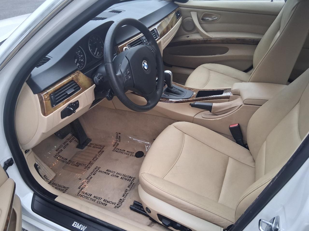 BMW 3-Series 330i Sedan 2006