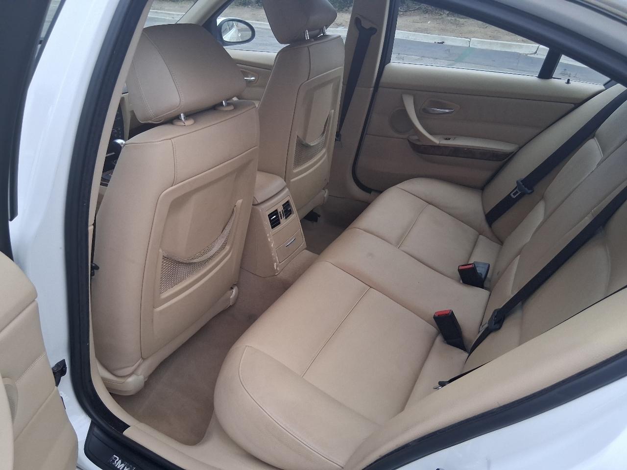 BMW 3-Series 330i Sedan 2006