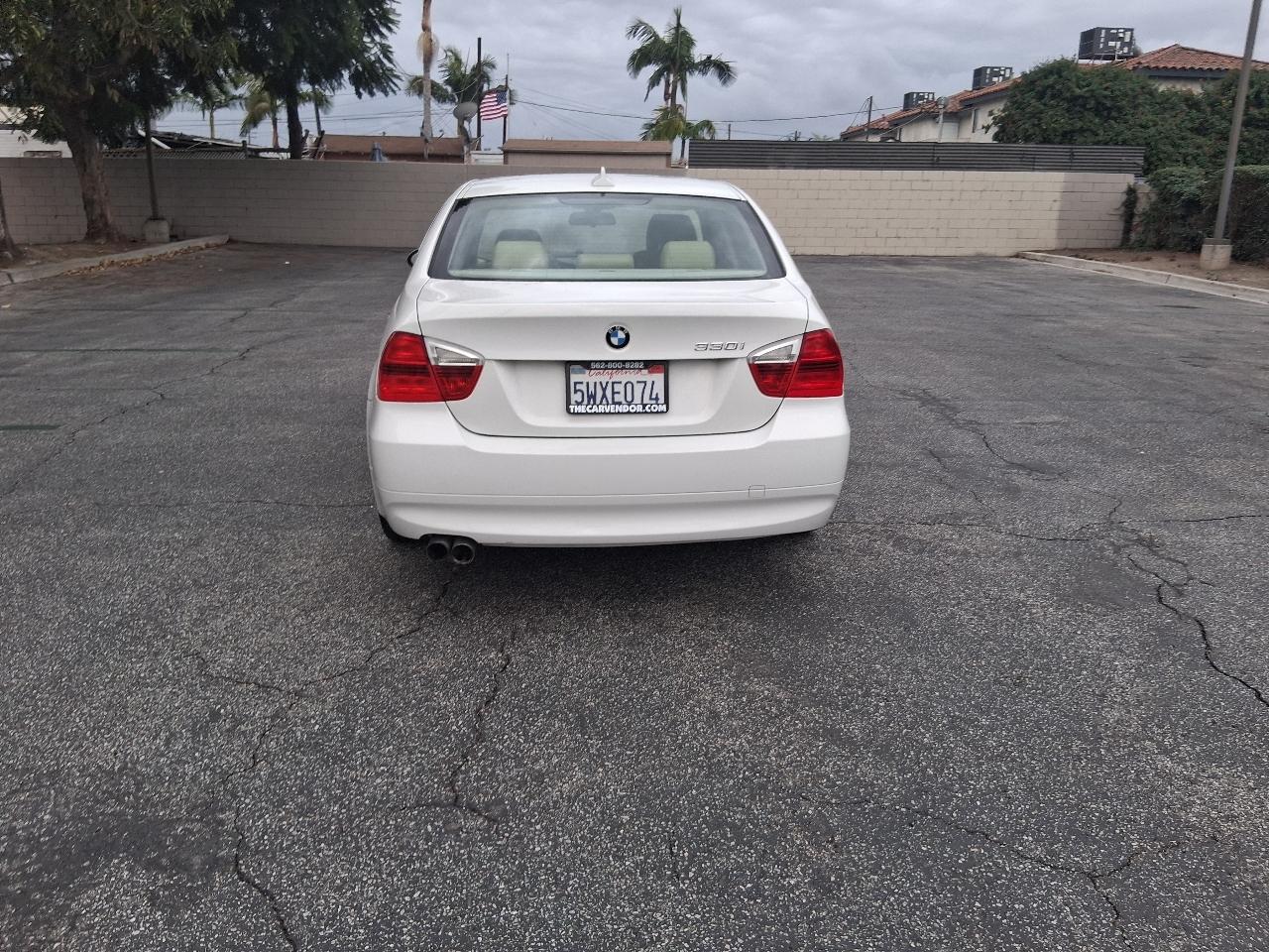 BMW 3-Series 330i Sedan 2006
