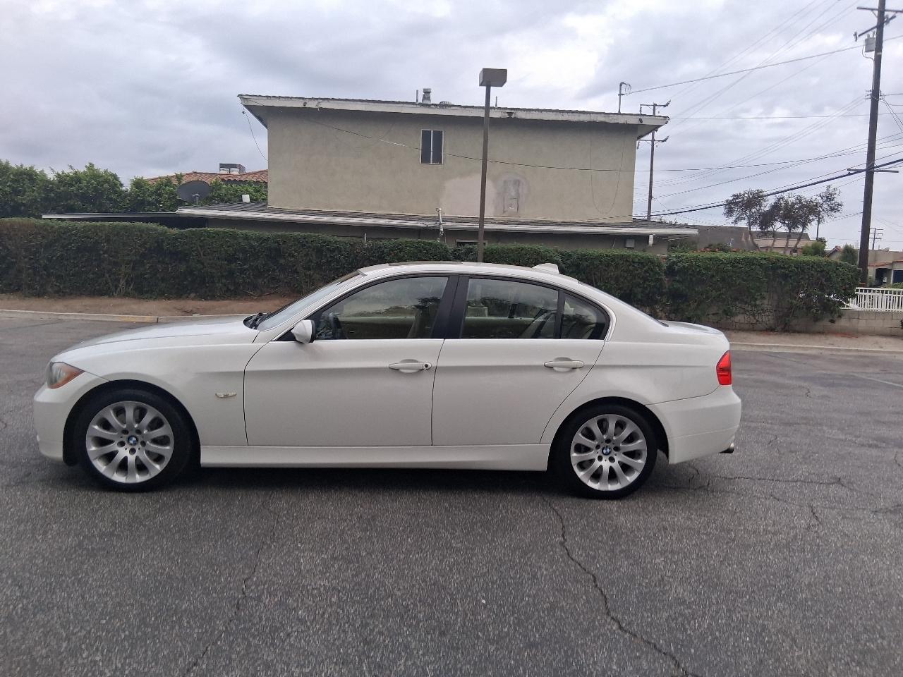 BMW 3-Series 330i Sedan 2006
