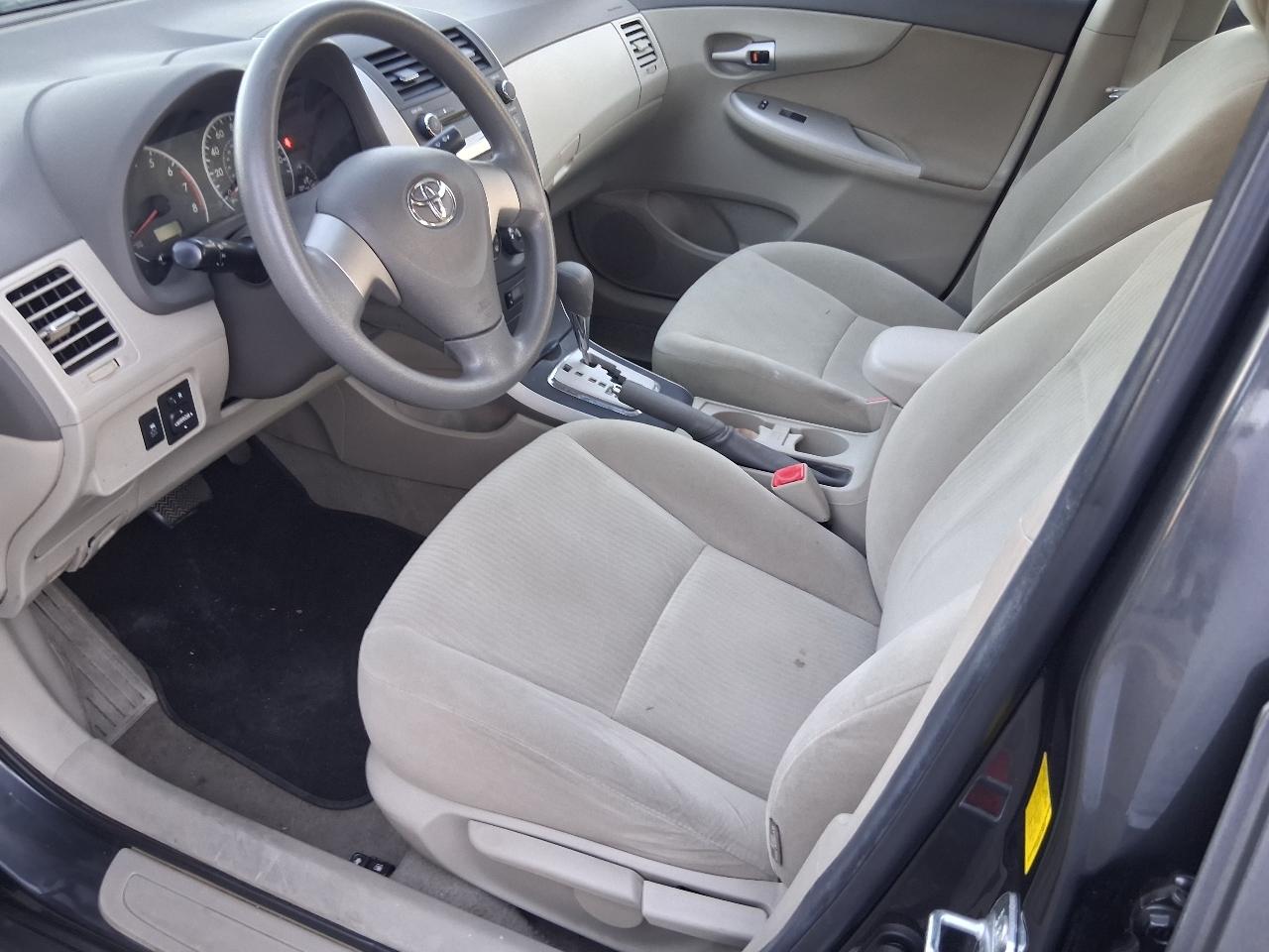 Toyota Corolla LE 2010