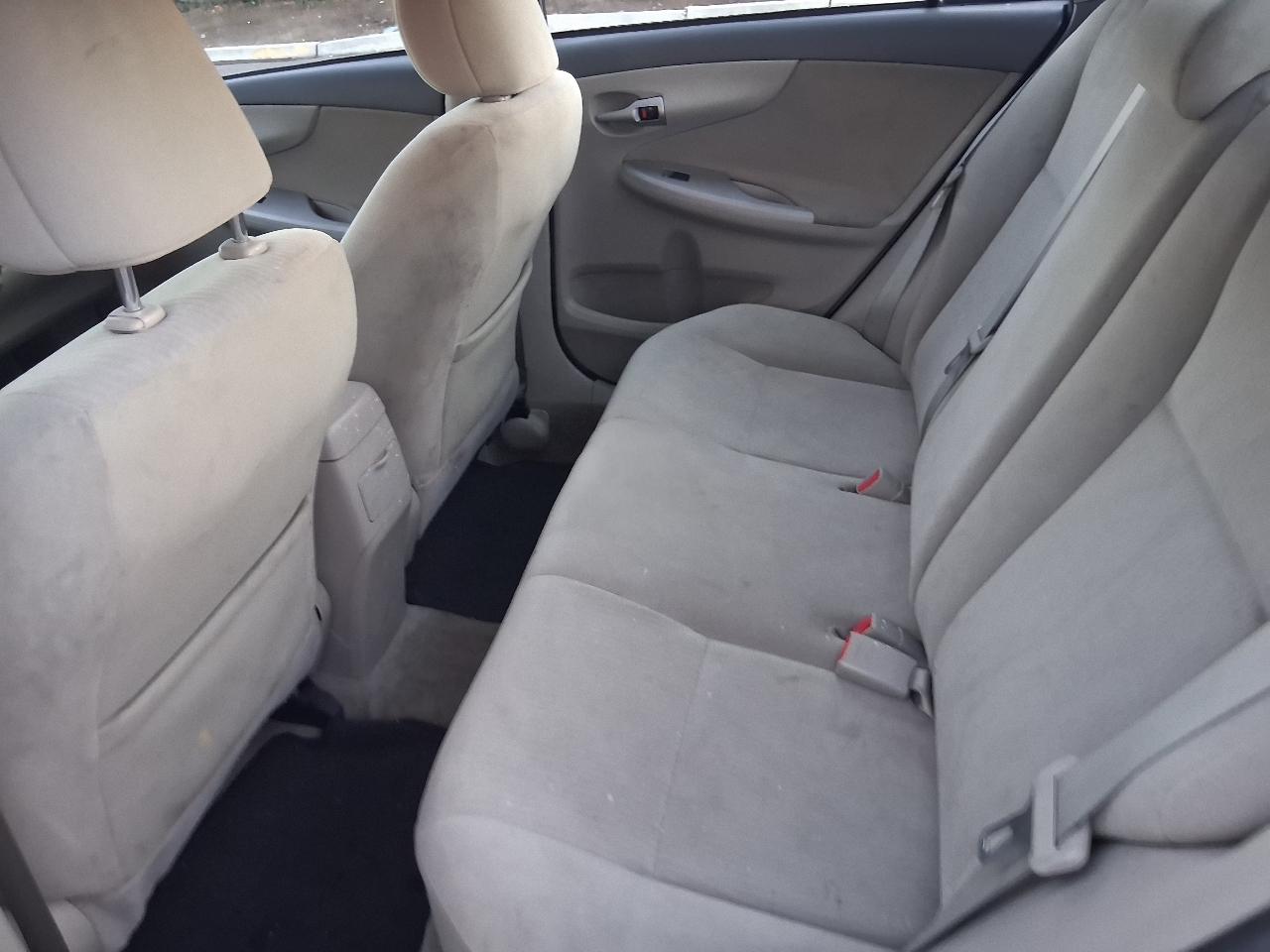 Toyota Corolla LE 2010