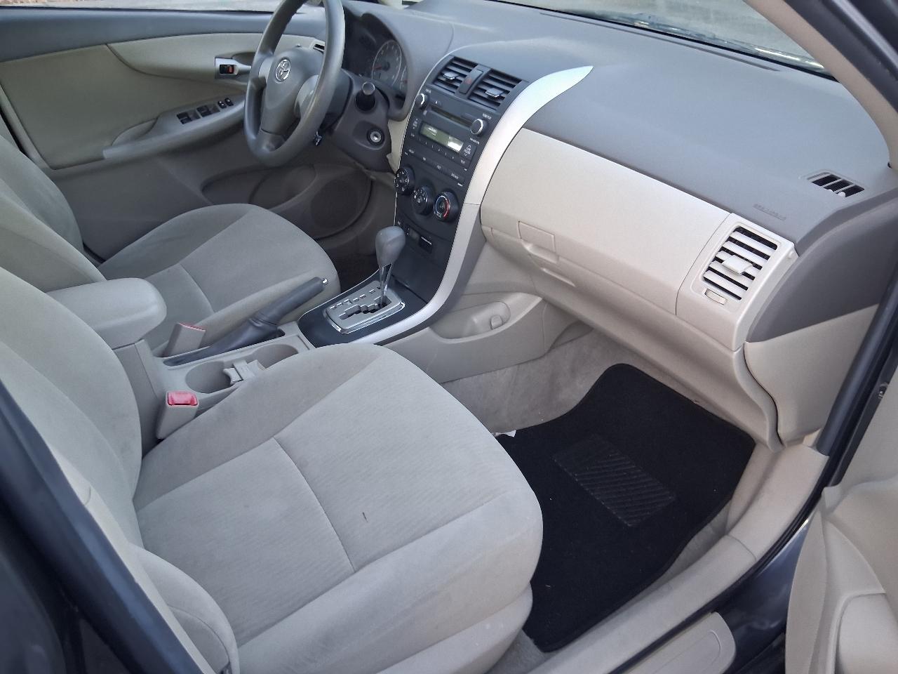 Toyota Corolla LE 2010