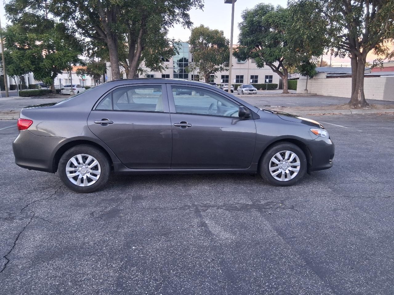 Toyota Corolla LE 2010