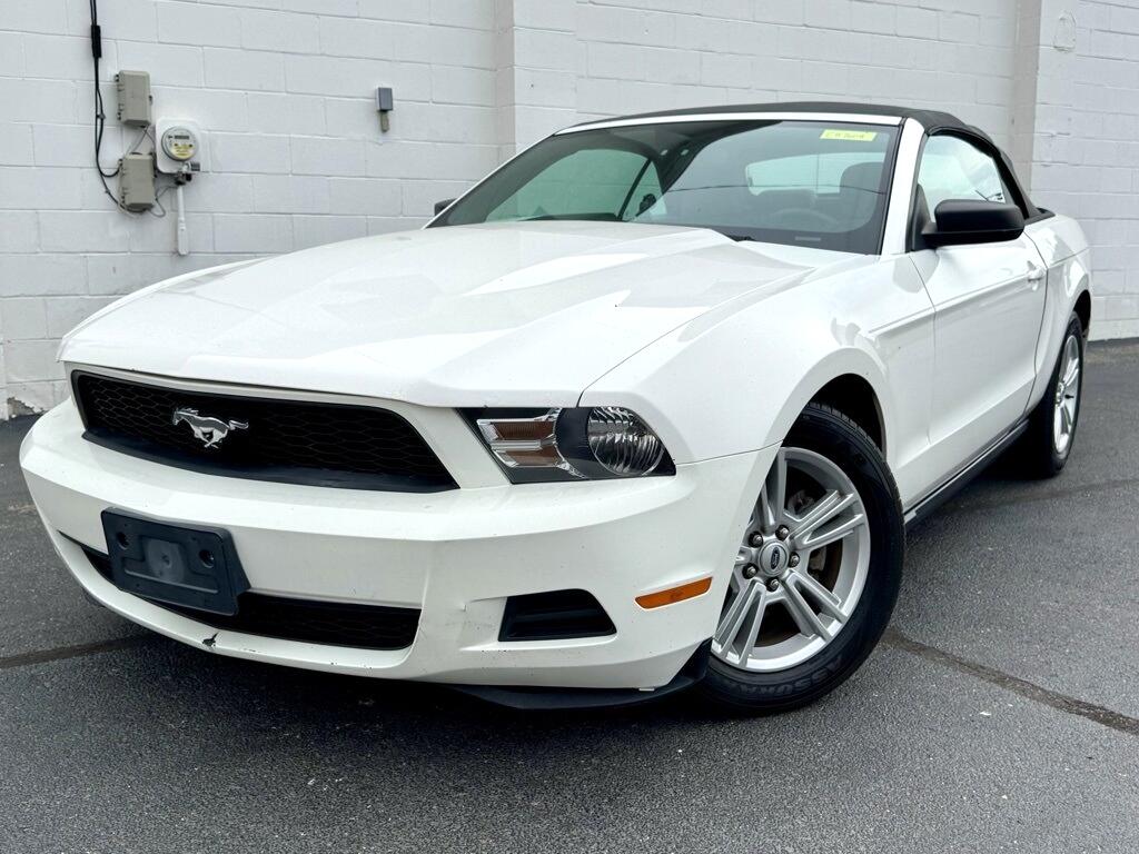 2010 Ford Mustang V6 photo 2