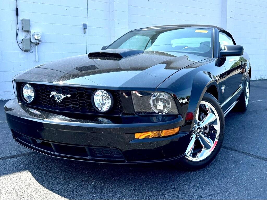 2009 Ford Mustang GT photo 2