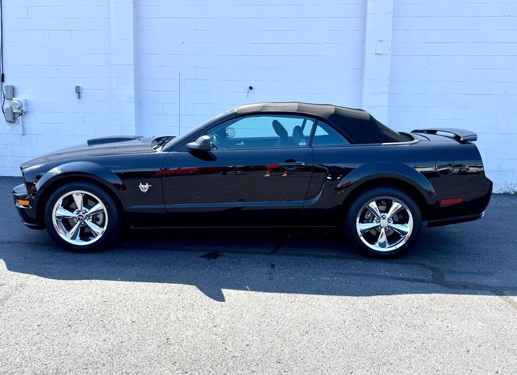 2009 Ford Mustang GT photo 4