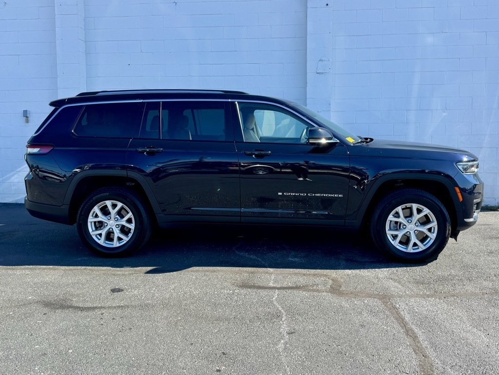 2023 Jeep Grand Cherokee Limited photo 2