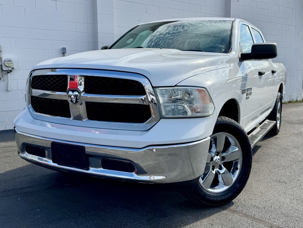 RAM 1500 Classic Tradesman 4x4 Crew Cab 5'7" Box 2020