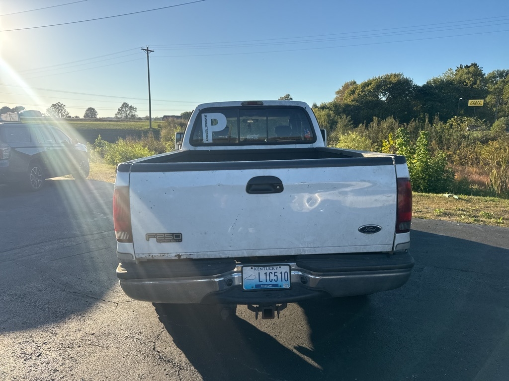 2003 Ford F-250 XL photo 3