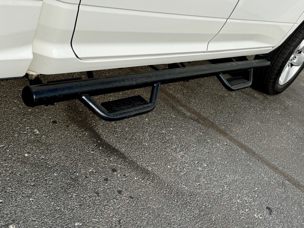 RAM 1500 4WD Crew Cab 140.5" Express 2016