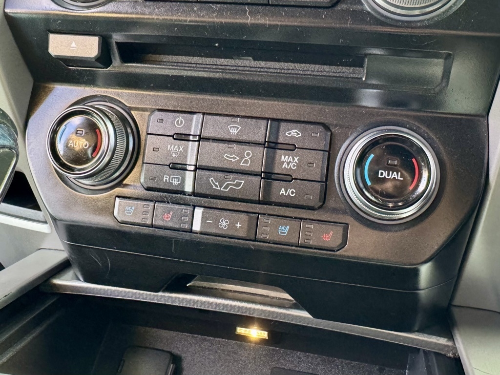 Ford F-150 2WD SuperCrew 157" XL 2015