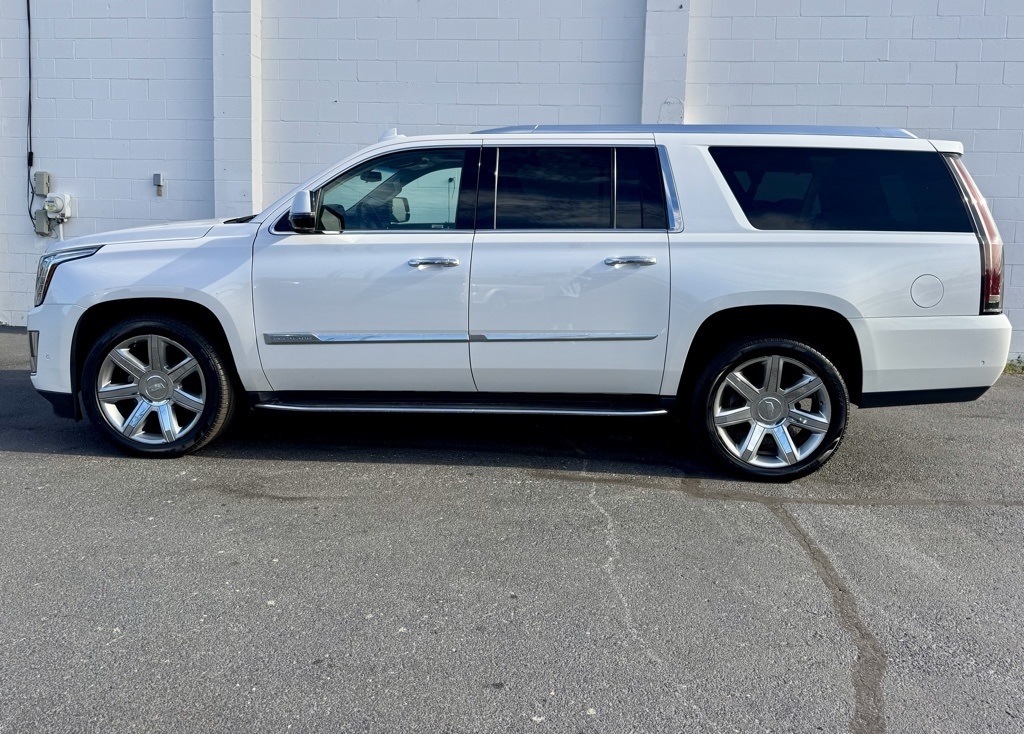 2019 Cadillac Escalade ESV Luxury photo 4