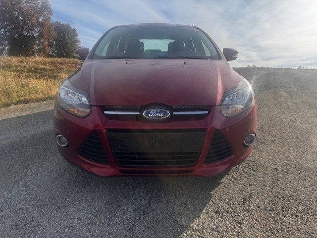 2013 Ford Focus Titanium photo 2