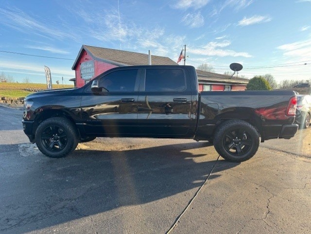 RAM 1500 Big Horn 4x4 Crew Cab 5'7" Box 2021