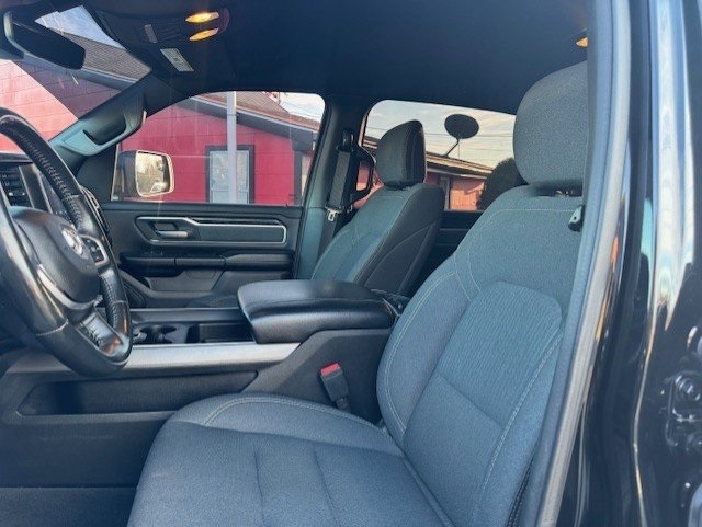 RAM 1500 Big Horn 4x4 Crew Cab 5'7" Box 2021