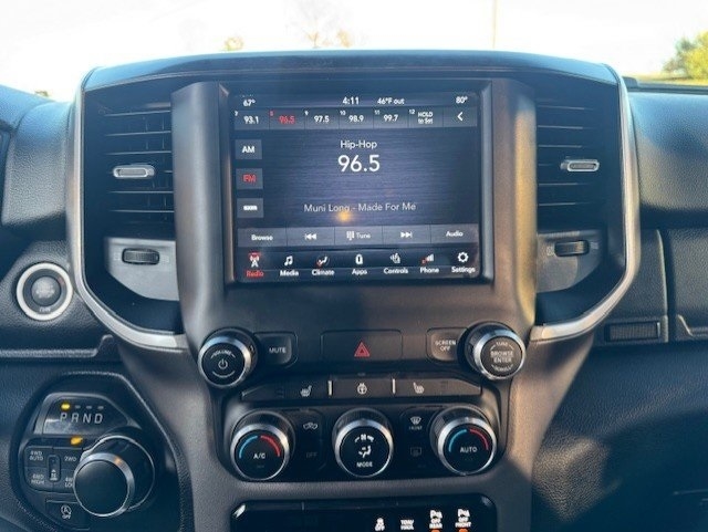 RAM 1500 Big Horn 4x4 Crew Cab 5'7" Box 2021