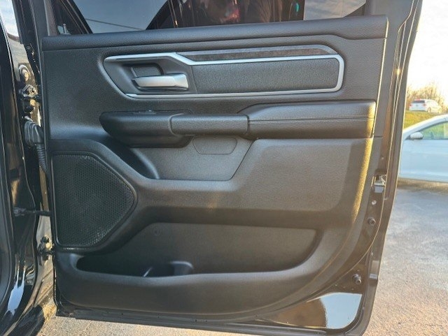 RAM 1500 Big Horn 4x4 Crew Cab 5'7" Box 2021