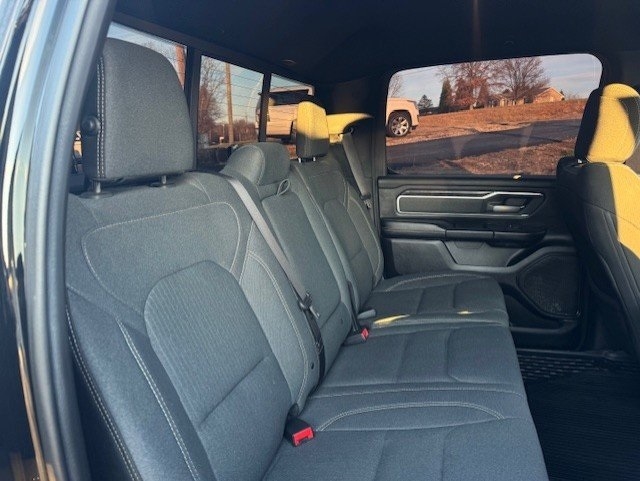 RAM 1500 Big Horn 4x4 Crew Cab 5'7" Box 2021