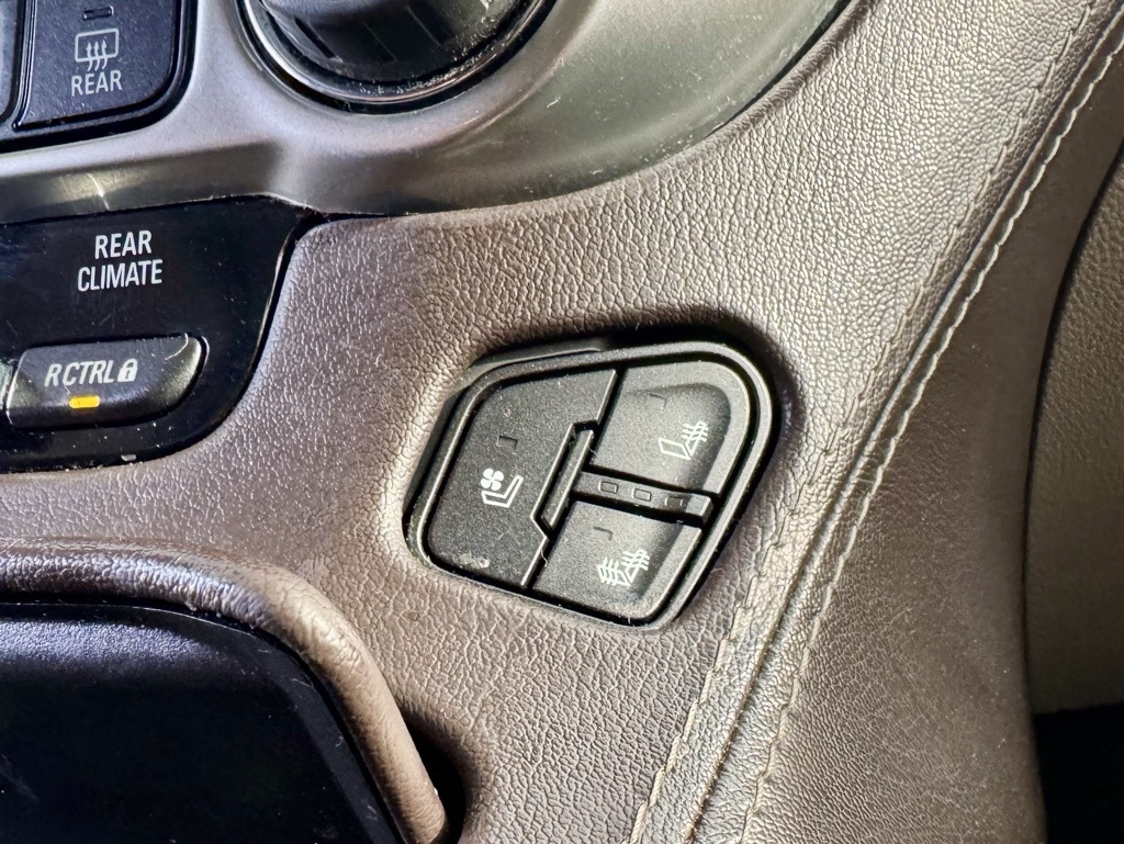 Chevrolet Suburban 4WD 4dr 1500 Premier 2019