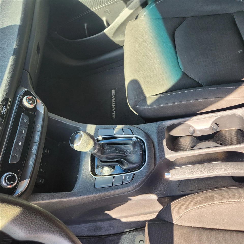 Hyundai Elantra GT  2019 Hyundai Elantra GT  2019