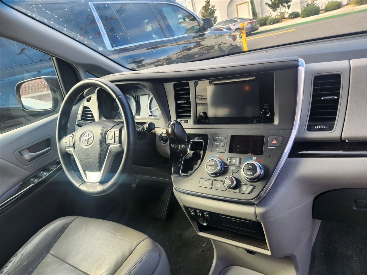 Toyota Sienna  2015