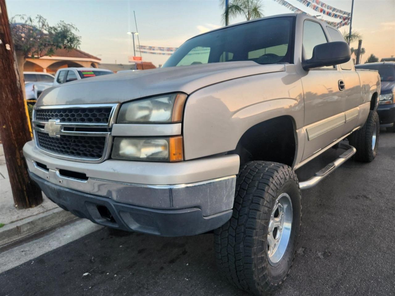 2006 Chevrolet Silverado 1500 LT Pickup 4D 6 1/2 ft